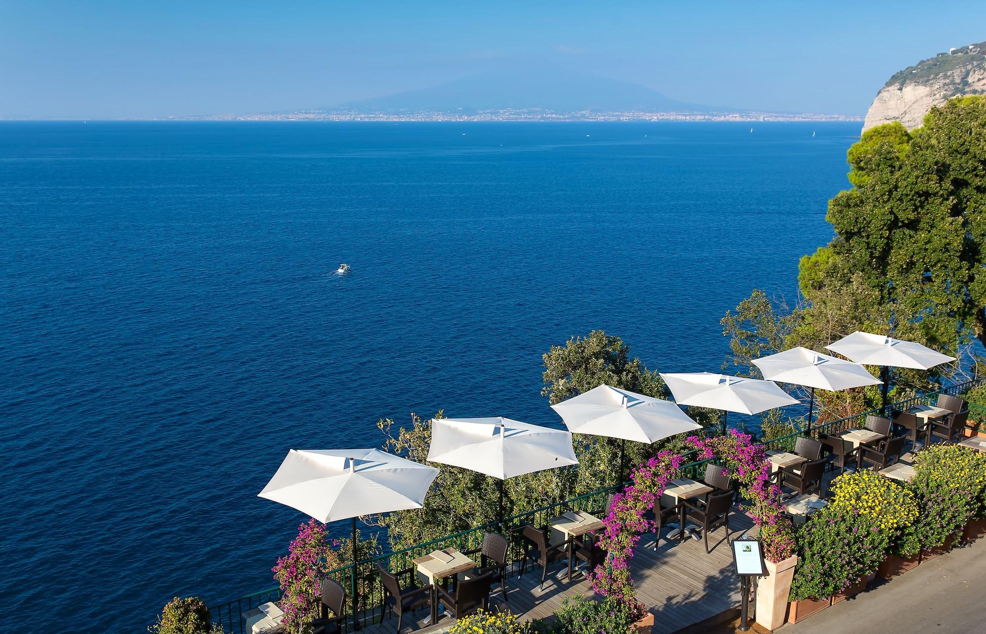 Garden Hotel 4*